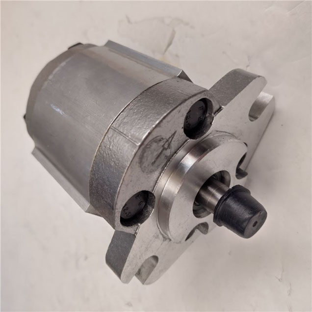 Order a A genuine replacement hydraulic pump for the Titan Pro 9 ton and 8 ton petrol log splitters.
